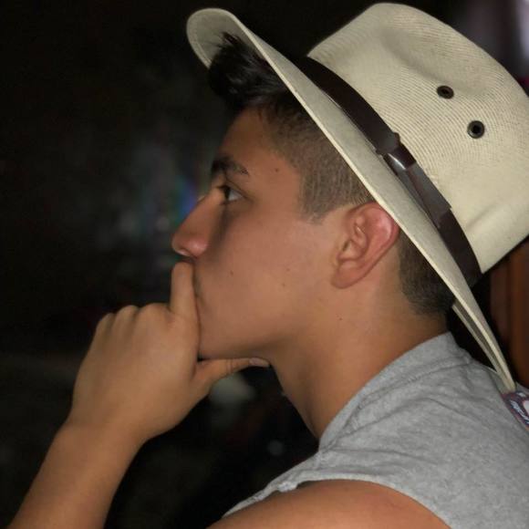 Meet your Posher, Andrew - Picture 1 of 1